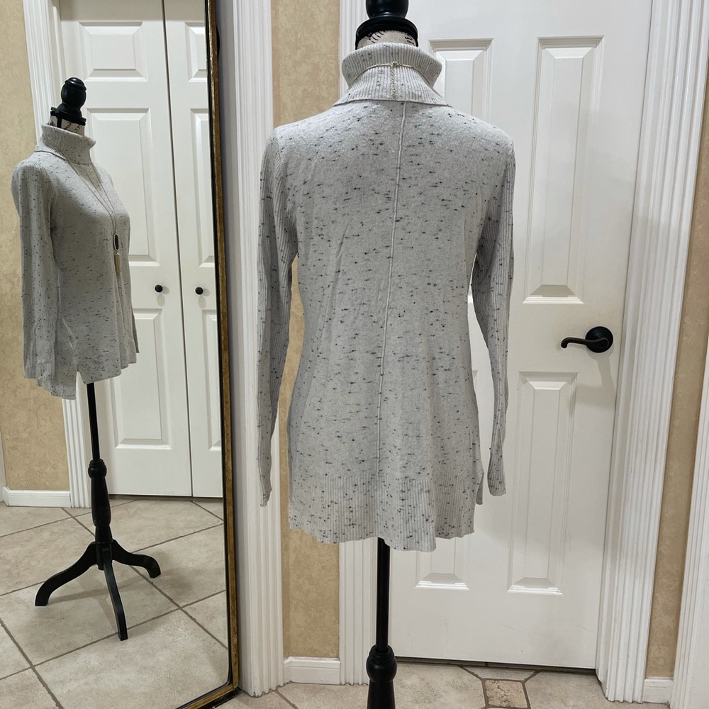 Turtleneck Sweater by Calvin Klein (M) - Picture 2 of 11